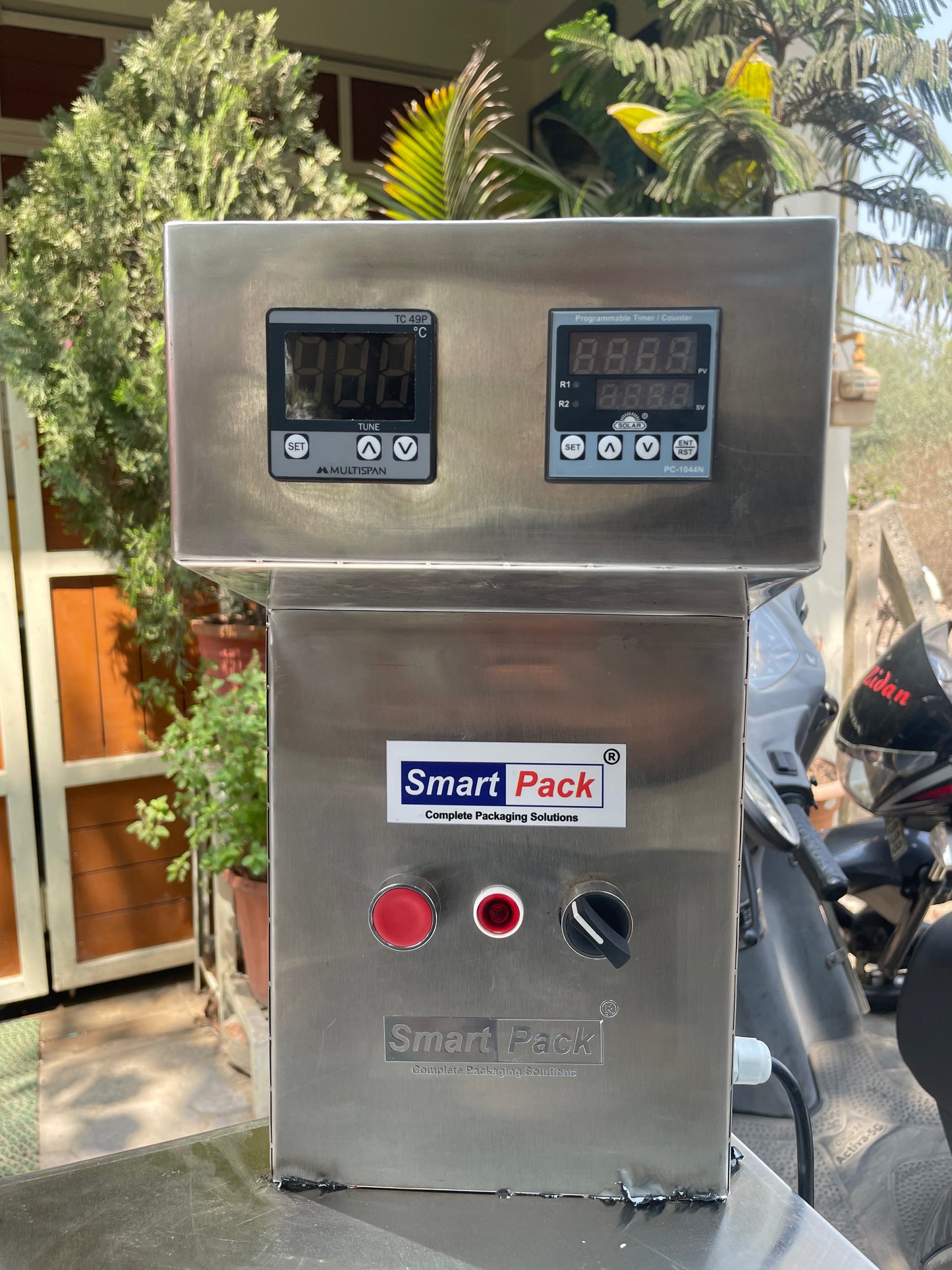 Net bag packaging machine for produce